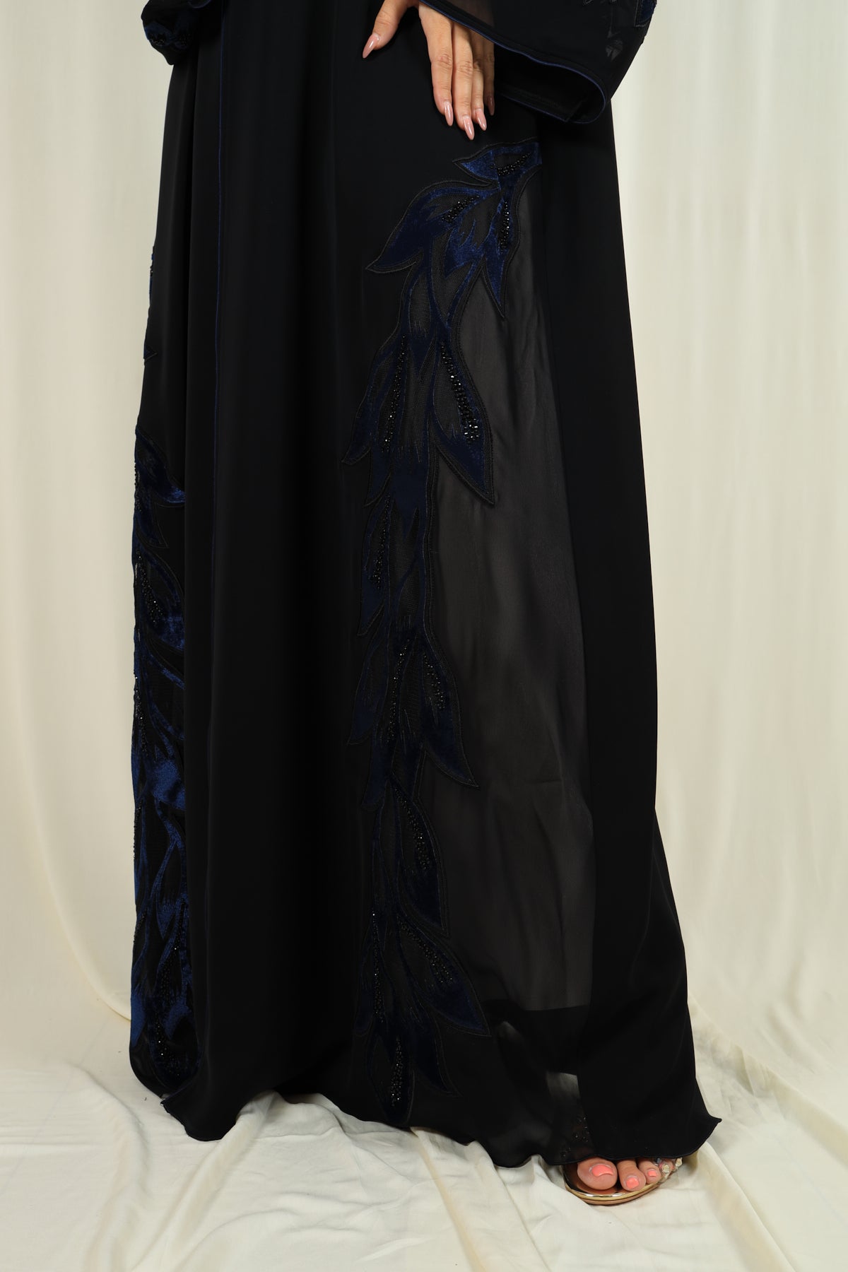 7905 - Geelato Abaya