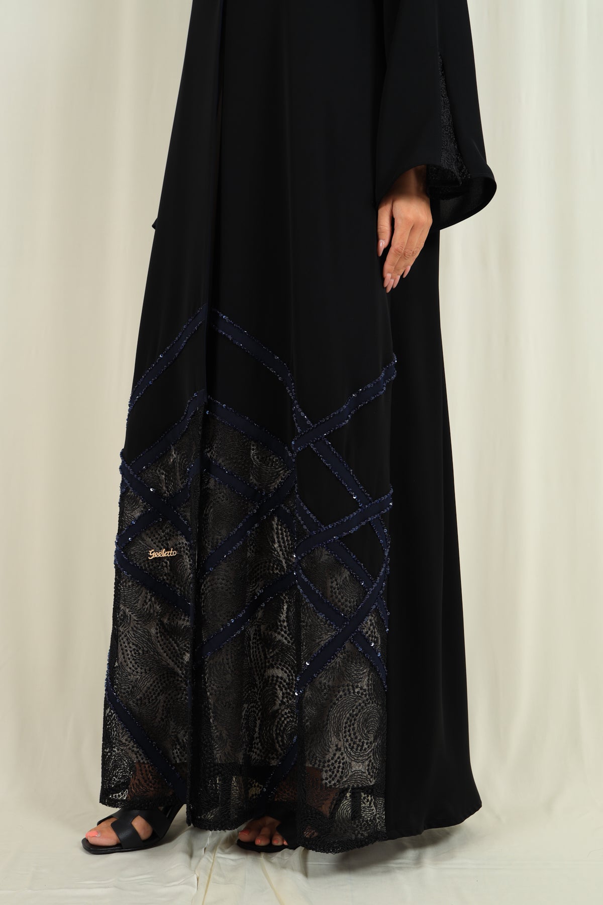 8264 - Geelato Abaya