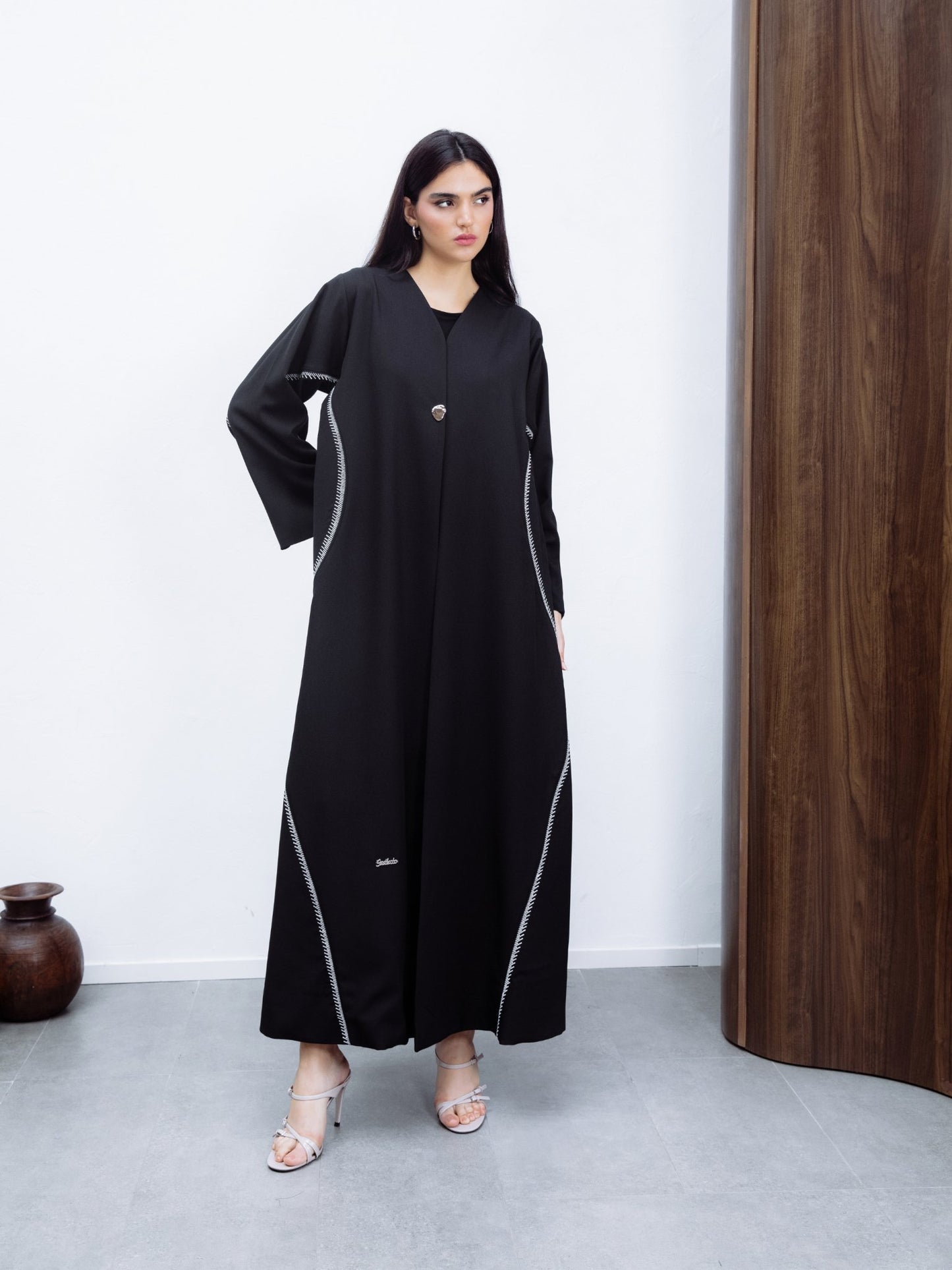White Triple Stitch Embroidered Abaya - Geelato Abaya
