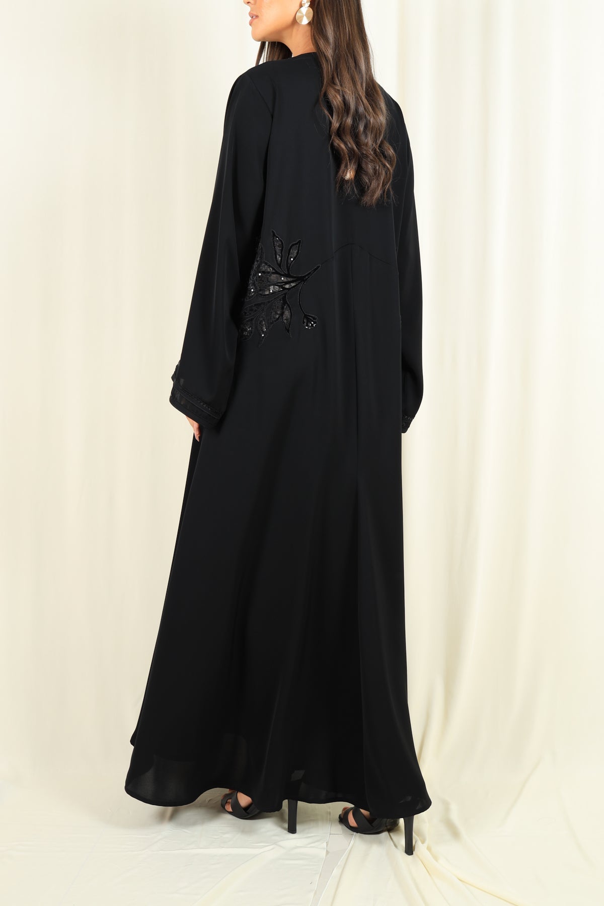 8261 - Geelato Abaya